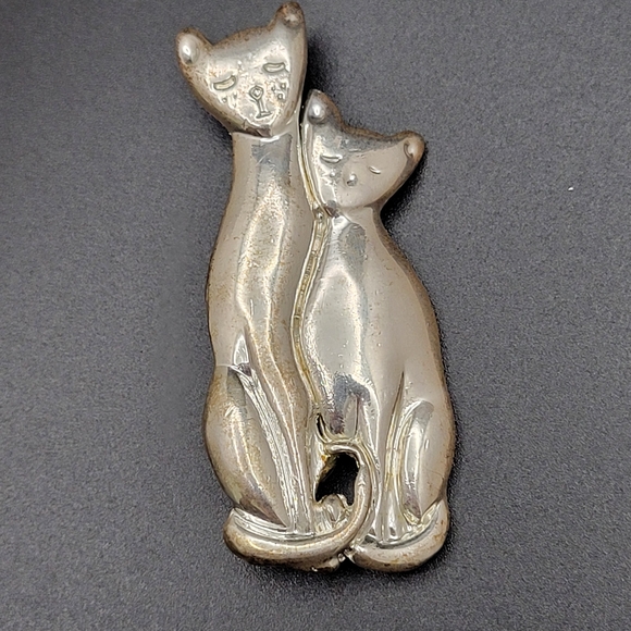 Two Sad Silver Tone Cats Brooch - Picture 2 of 4
